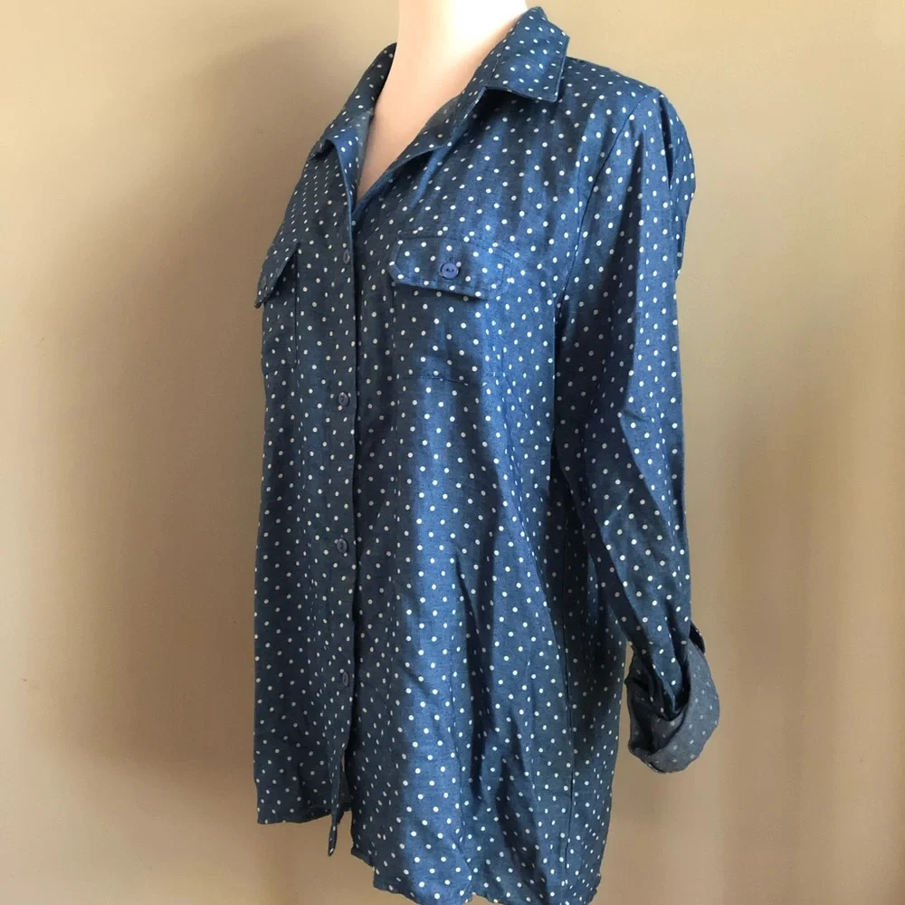 🩵Soft Dotted Button Down - Picture 3 of 8